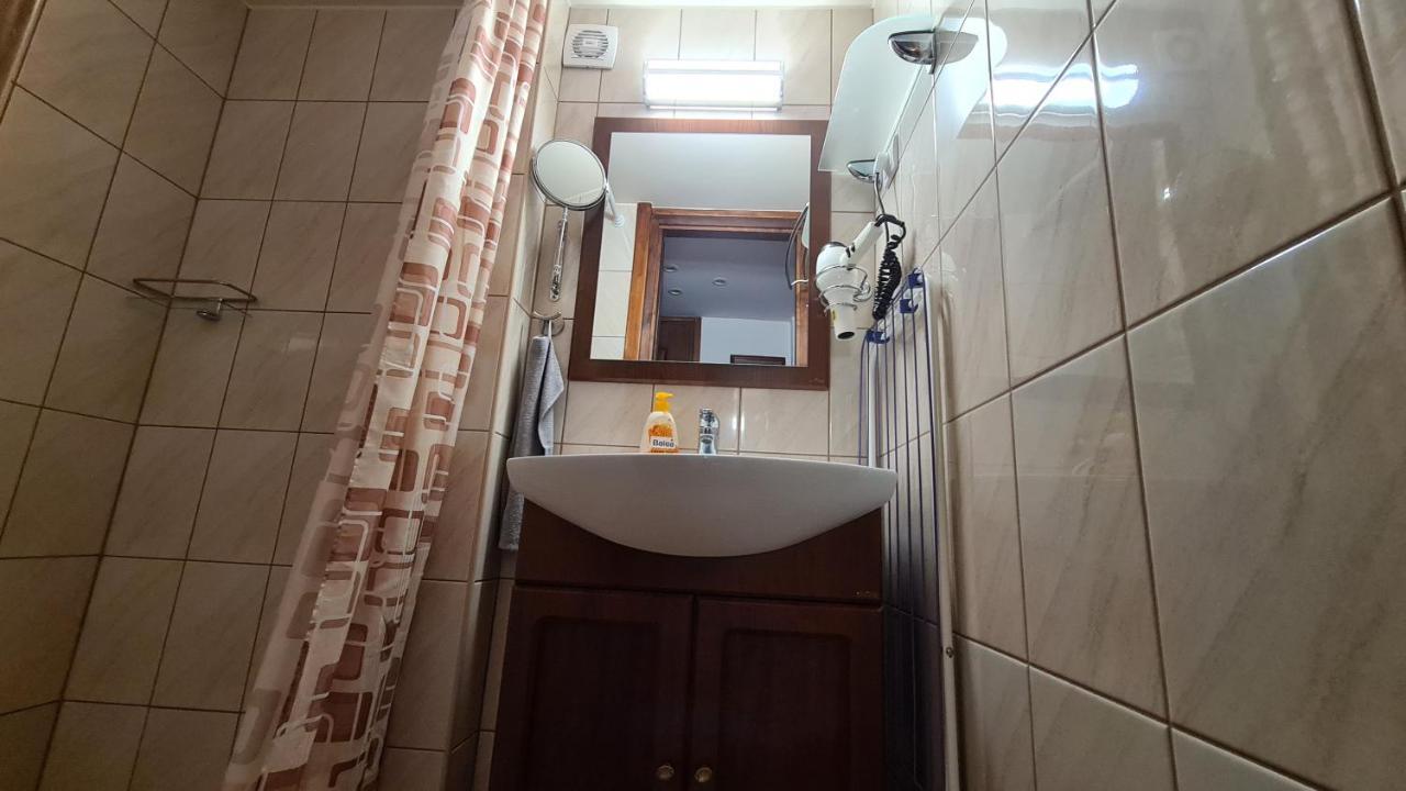 Gyulai Fuerdoe Apartman Exterior photo