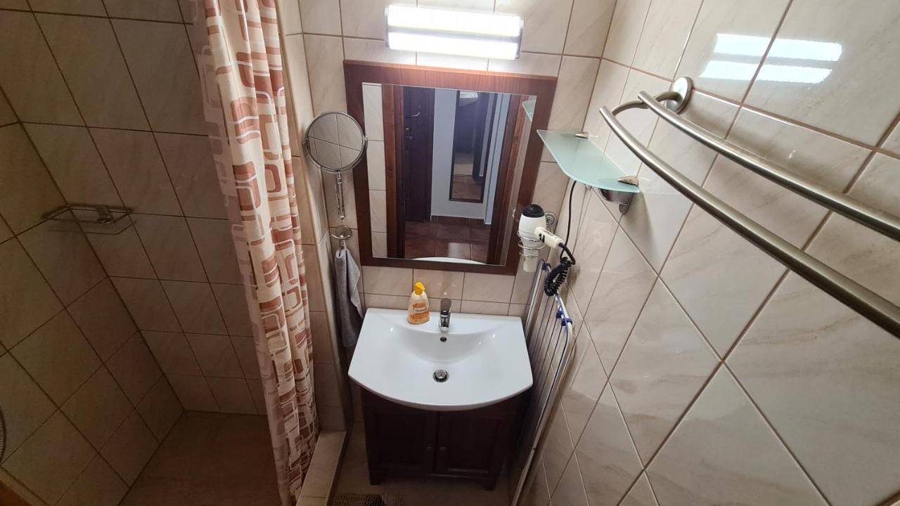 Gyulai Fuerdoe Apartman Exterior photo