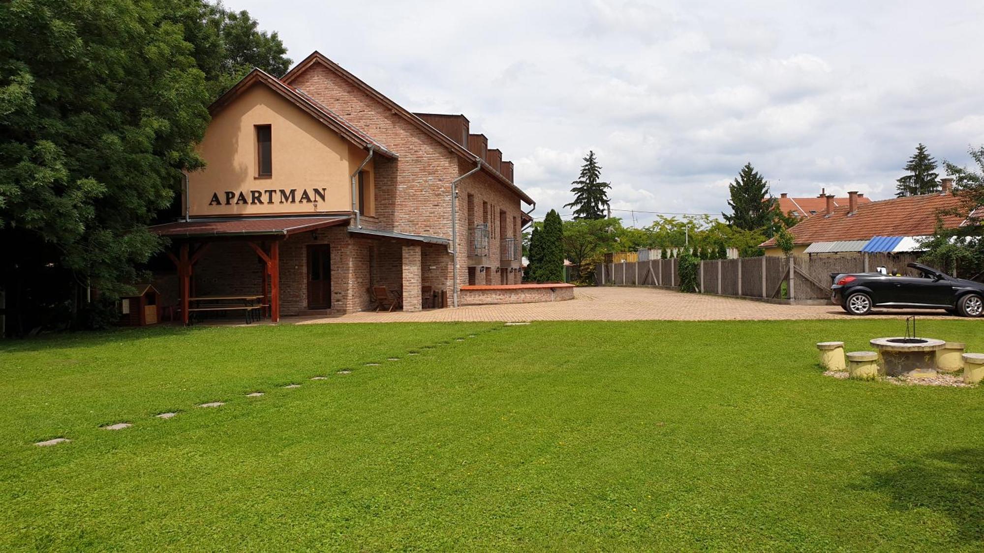 Gyulai Fuerdoe Apartman Exterior photo