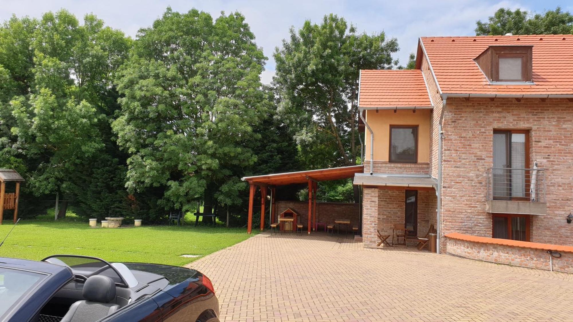 Gyulai Fuerdoe Apartman Exterior photo